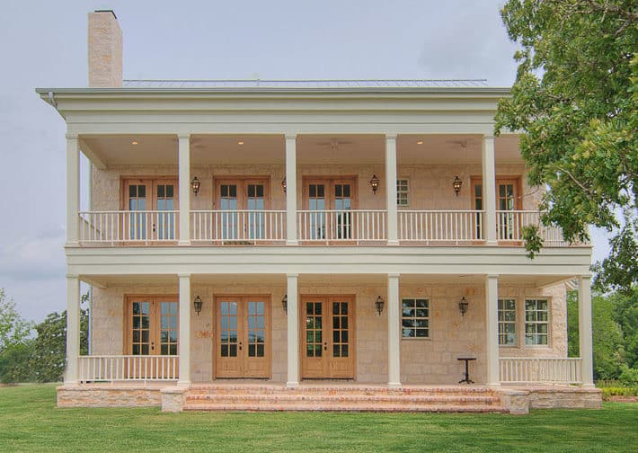 mcdonal exterior  centered