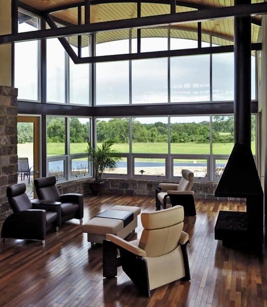 dearing 1 lliving area with pool